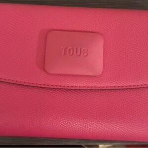 Tous Vibrant Pink Clutch